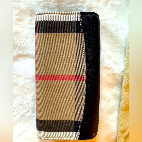 Vintage Burberry Wallet - Picture 4 of 8